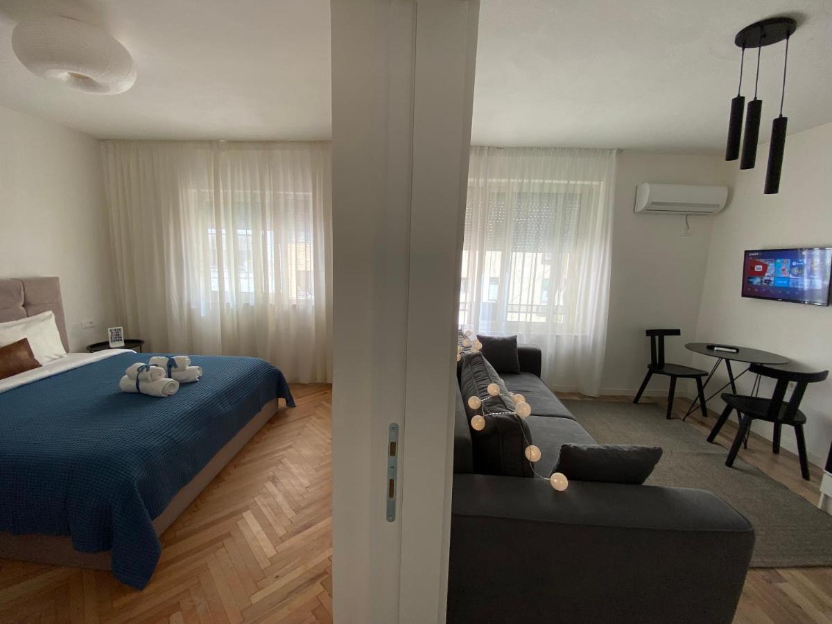 Myslym Shyri'S Apartments Tirana Exteriör bild