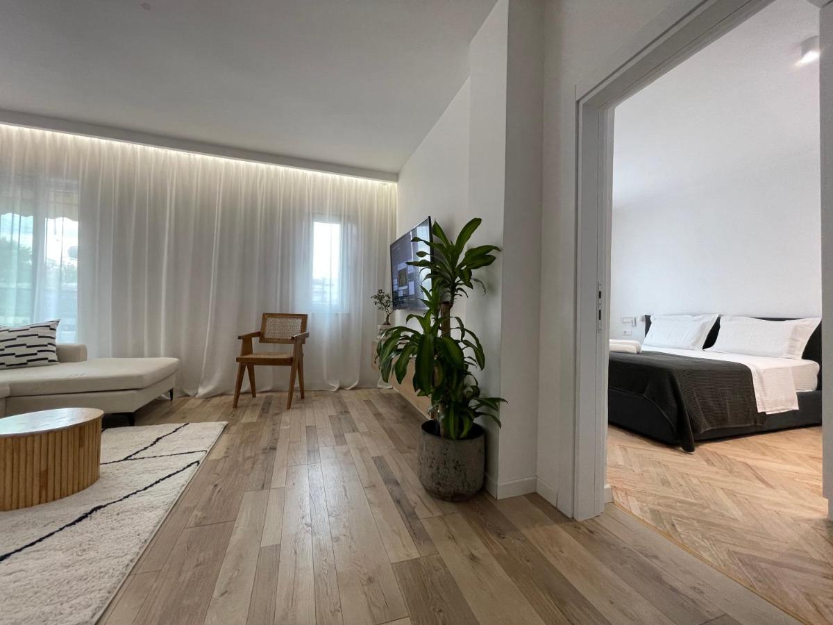 Myslym Shyri'S Apartments Tirana Exteriör bild